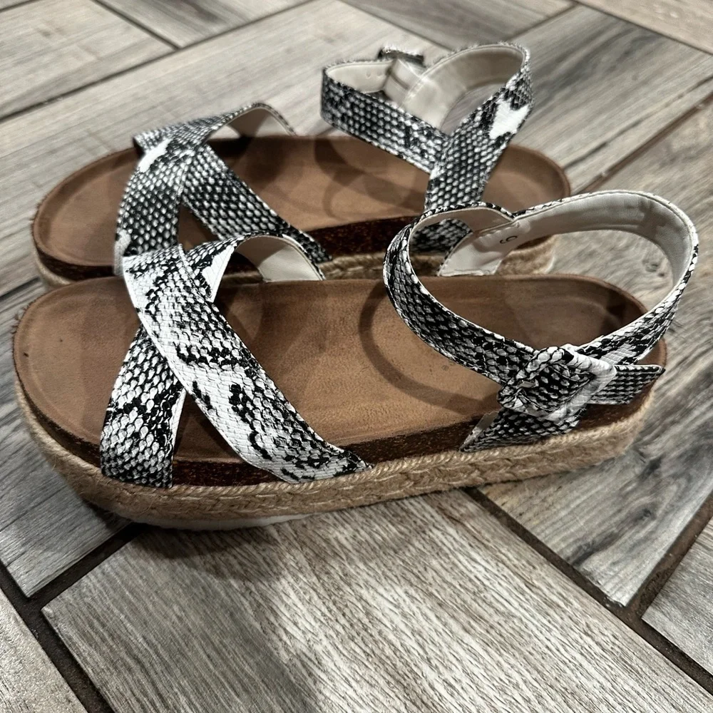 Pierre Dumas Black and White Platform Sandals